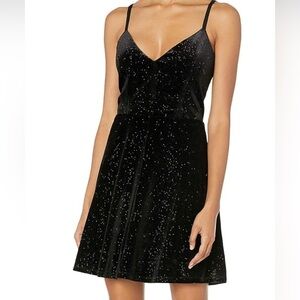 COSMOPOLITAN x Dress the Population mini dress runs small (M?) PTP 17.5”/33.5”